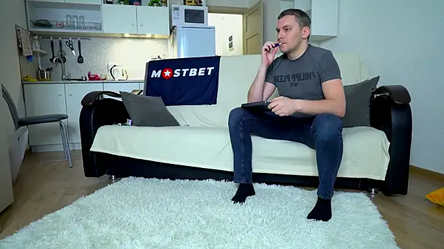 Snapshot of littlesweettifany chatting on 12-21-24, 09:12 littlesweettifany online show from 12-21-24, 09:12