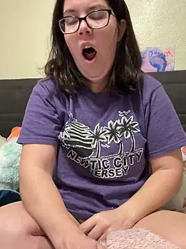 FreakNastyLacie online show from 10-27-25, 11:44