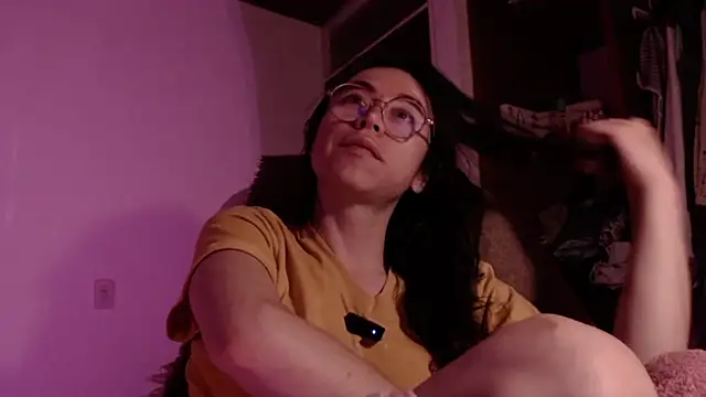 emily pearl  online show from 10-28-25, 04:24