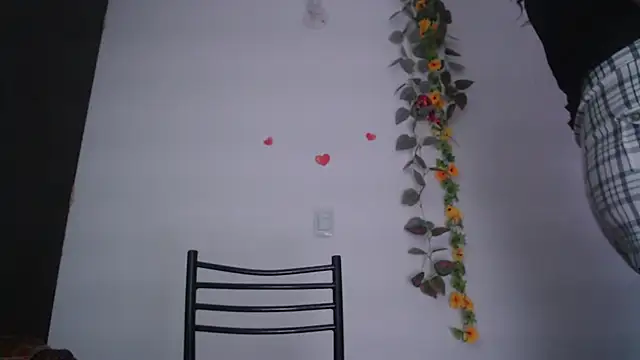 Snapshot of Anto055 chatting on 03-08-25, 01:25 Anto055 online show from 03-08-25, 01:25