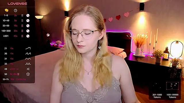 Aemilia  online show from 11-20-25, 08:26