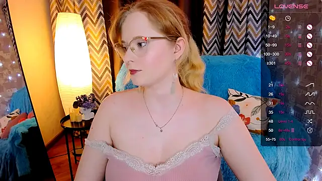 Aemilia  online show from 11-30-25, 08:48