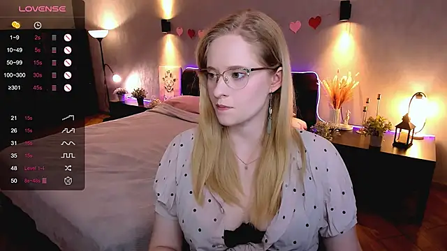 Snapshot of Aemilia_ chatting on 10-03-25, 08:49 Aemilia online show from 10-03-25, 08:49