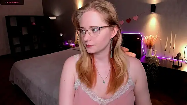 Snapshot of Aemilia_ chatting on 05-03-26, 08:08 Aemilia online show from 05-03-26, 08:08