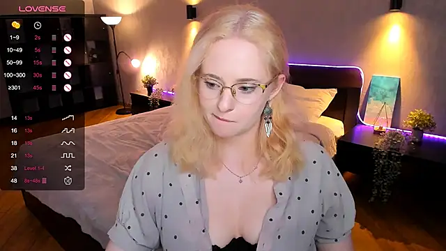 Snapshot of Aemilia_ chatting on 01-29-25, 03:26 Aemilia online show from 01-29-25, 03:26