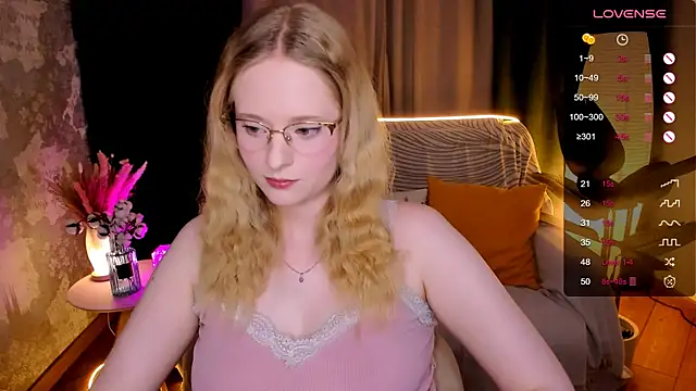 Aemilia  online show from 11-09-25, 06:17