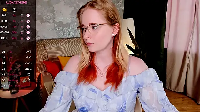 Snapshot of Aemilia_ chatting on 06-25-26, 08:52 Aemilia online show from 06-25-26, 08:52