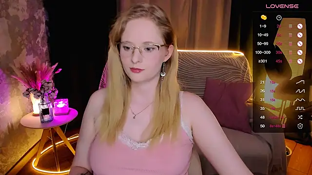 Snapshot of Aemilia_ chatting on 10-19-25, 06:16 Aemilia online show from 10-19-25, 06:16