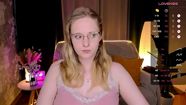 Aemilia  online show from 03-04-26, 08:33