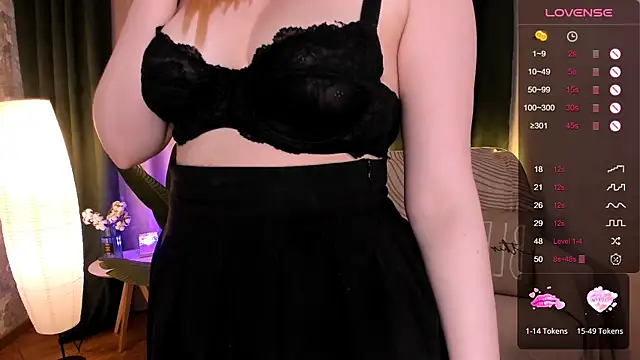 Snapshot of Aemilia_ chatting on 03-19-25, 11:50 Aemilia online show from 03-19-25, 11:50