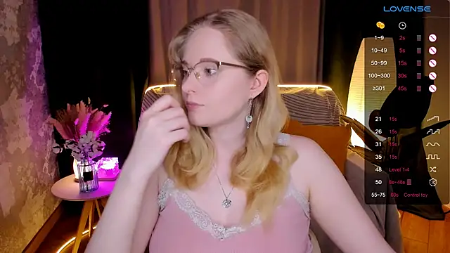 Aemilia  online show from 02-26-26, 07:41