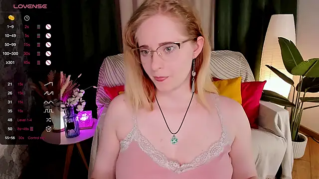 Snapshot of Aemilia_ chatting on 05-07-26, 08:39 Aemilia online show from 05-07-26, 08:39