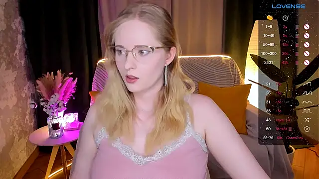 Aemilia  online show from 02-15-26, 02:23