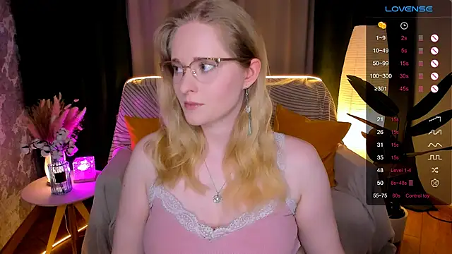 Aemilia  online show from 02-25-26, 08:25