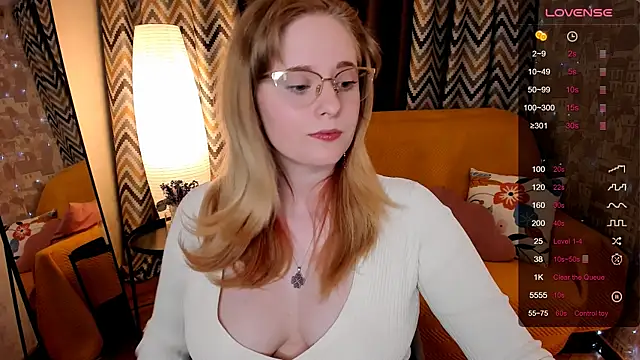 Snapshot of Aemilia_ chatting on 05-18-26, 08:30 Aemilia online show from 05-18-26, 08:30