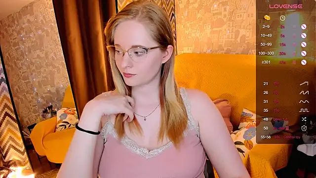 Snapshot of Aemilia_ chatting on 06-04-26, 08:52 Aemilia online show from 06-04-26, 08:52