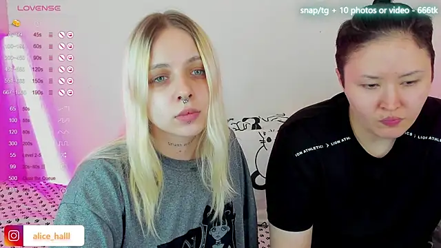 Snapshot of Alice_Halle chatting on 02-01-25, 04:11 Alice Halle online show from 02-01-25, 04:11