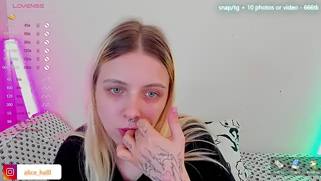 Snapshot of Alice_Halle chatting on 02-04-25, 08:49 Alice Halle online show from 02-04-25, 08:49