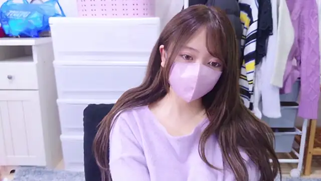 Snapshot of yuki-chi chatting on 12-05-24, 04:17 yuki-chi online show from 12-05-24, 04:17
