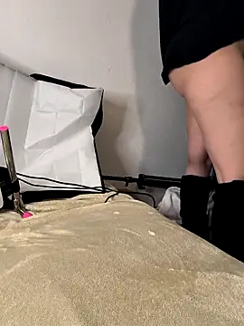 Linalicious online show from 03-06-26, 07:25