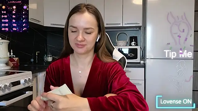 Snapshot of Strip-Lady chatting on 03-20-25, 01:13 Strip-Lady online show from 03-20-25, 01:13
