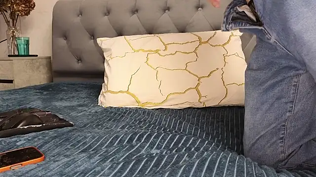 Snapshot of Strip-Lady chatting on 02-02-26, 12:15 Strip-Lady online show from 02-02-26, 12:15