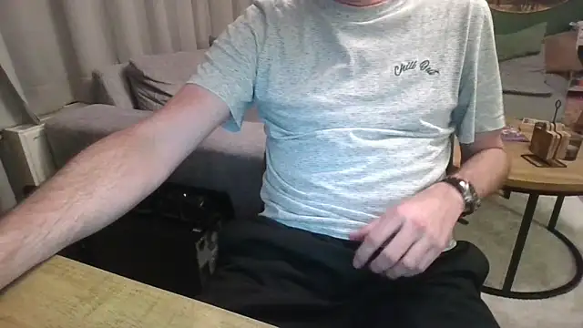 Snapshot of Michealtje85 chatting on 12-21-25, 09:48 Michealtje85 online show from 12-21-25, 09:48