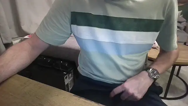 Snapshot of Michealtje85 chatting on 12-18-25, 08:45 Michealtje85 online show from 12-18-25, 08:45