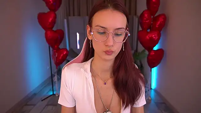 Snapshot of CozyMell chatting on 02-20-25, 02:02 CozyMell online show from 02-20-25, 02:02