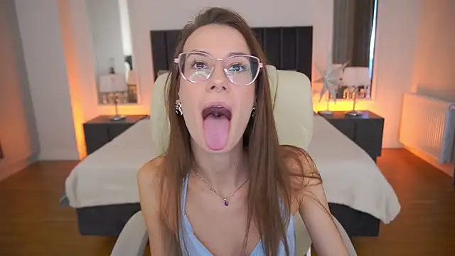 CozyMell online show from 02-10-26, 02:38