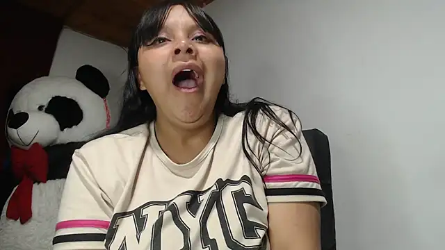 Snapshot of SWEETT_CORY chatting on 03-18-25, 02:40 SWEETT CORY online show from 03-18-25, 02:40