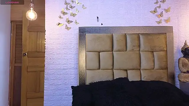 ximenawilliamss online show from 10-24-25, 09:03