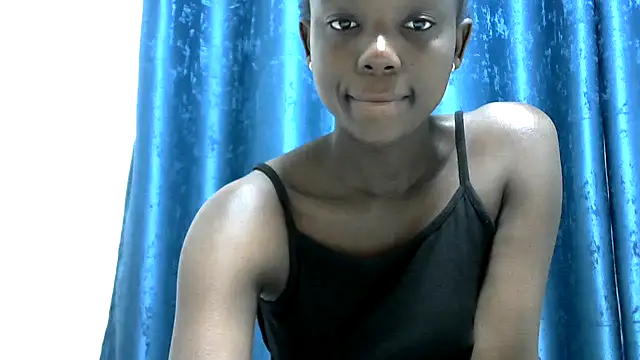 Snapshot of Latiffagodess chatting on 06-21-26, 06:19 Latiffagodess online show from 06-21-26, 06:19
