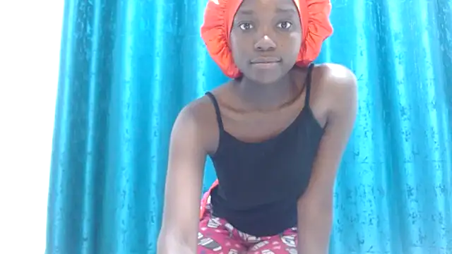 Snapshot of Latiffagodess chatting on 07-27-26, 11:39 Latiffagodess online show from 07-27-26, 11:39