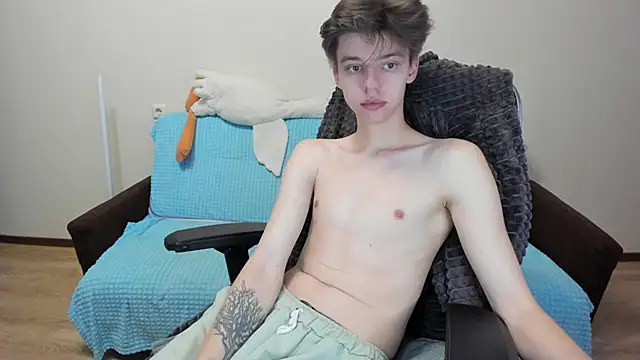 Snapshot of Liam_sexy1 chatting on 10-17-25, 06:17 Liam sexy1 online show from 10-17-25, 06:17