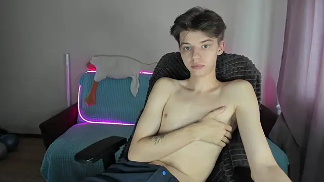 Snapshot of Liam_sexy1 chatting on 10-12-25, 08:26 Liam sexy1 online show from 10-12-25, 08:26