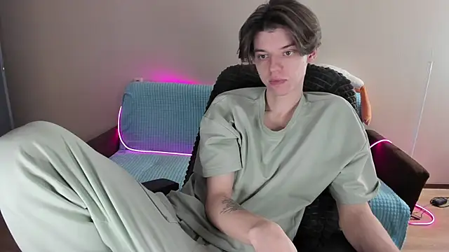 Snapshot of Liam_sexy1 chatting on 02-09-25, 08:21 Liam sexy1 online show from 02-09-25, 08:21