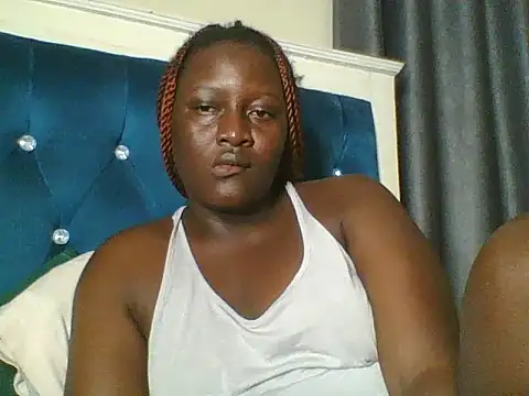 Snapshot of Heavy_ass chatting on 07-13-26, 05:23 Heavy ass online show from 07-13-26, 05:23