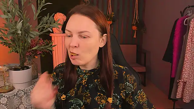 VandaRossi online show from 11-22-25, 09:41