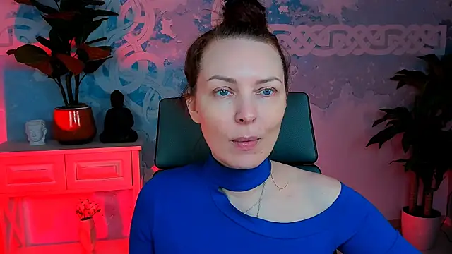 Snapshot of VandaRossi chatting on 09-26-25, 10:22 VandaRossi online show from 09-26-25, 10:22