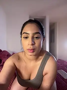 Snapshot of samantha_evans2 chatting on 05-10-26, 04:27 samantha evans2 online show from 05-10-26, 04:27