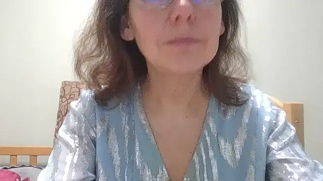 HollyJewel online show from 03-31-26, 04:09