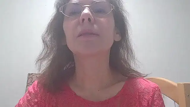 Snapshot of HollyJewel chatting on 02-19-25, 05:49 HollyJewel online show from 02-19-25, 05:49