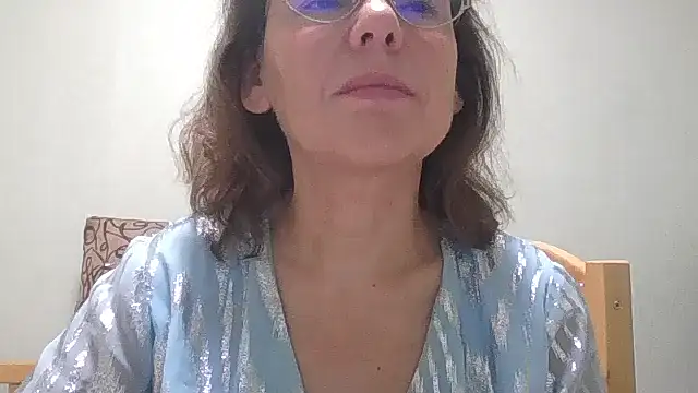 HollyJewel online show from 10-28-25, 06:18