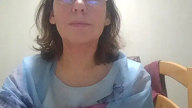 HollyJewel online show from 11-10-25, 04:23