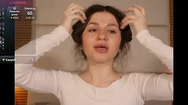 Snapshot of AliceBellamy chatting on 05-18-26, 09:30 AliceBellamy online show from 05-18-26, 09:30