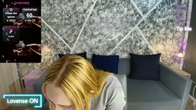 Snapshot of Liaroberts1 chatting on 07-17-26, 01:52 Liaroberts1 online show from 07-17-26, 01:52