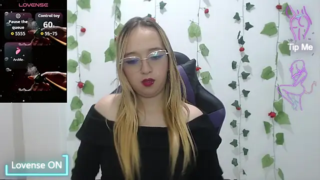 Liaroberts1 online show from 02-04-26, 02:39