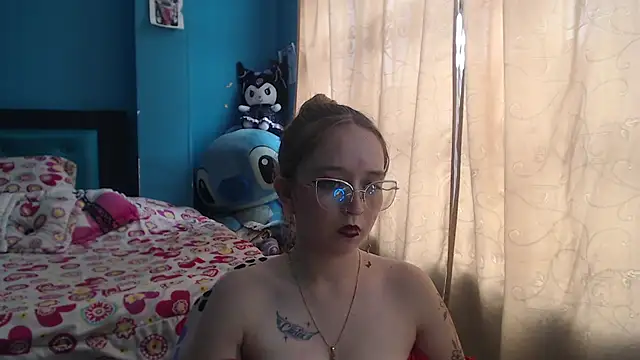 Liaroberts1 online show from 02-26-25, 06:04