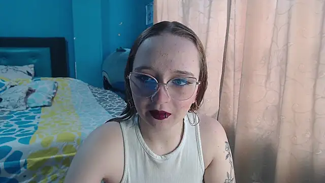 Liaroberts1 online show from 03-17-25, 12:04